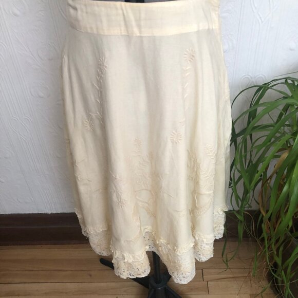 Never worn Tara Jarmon skirt and top beige lace and embroidery size 8-10 US - Picture 3 of 5
